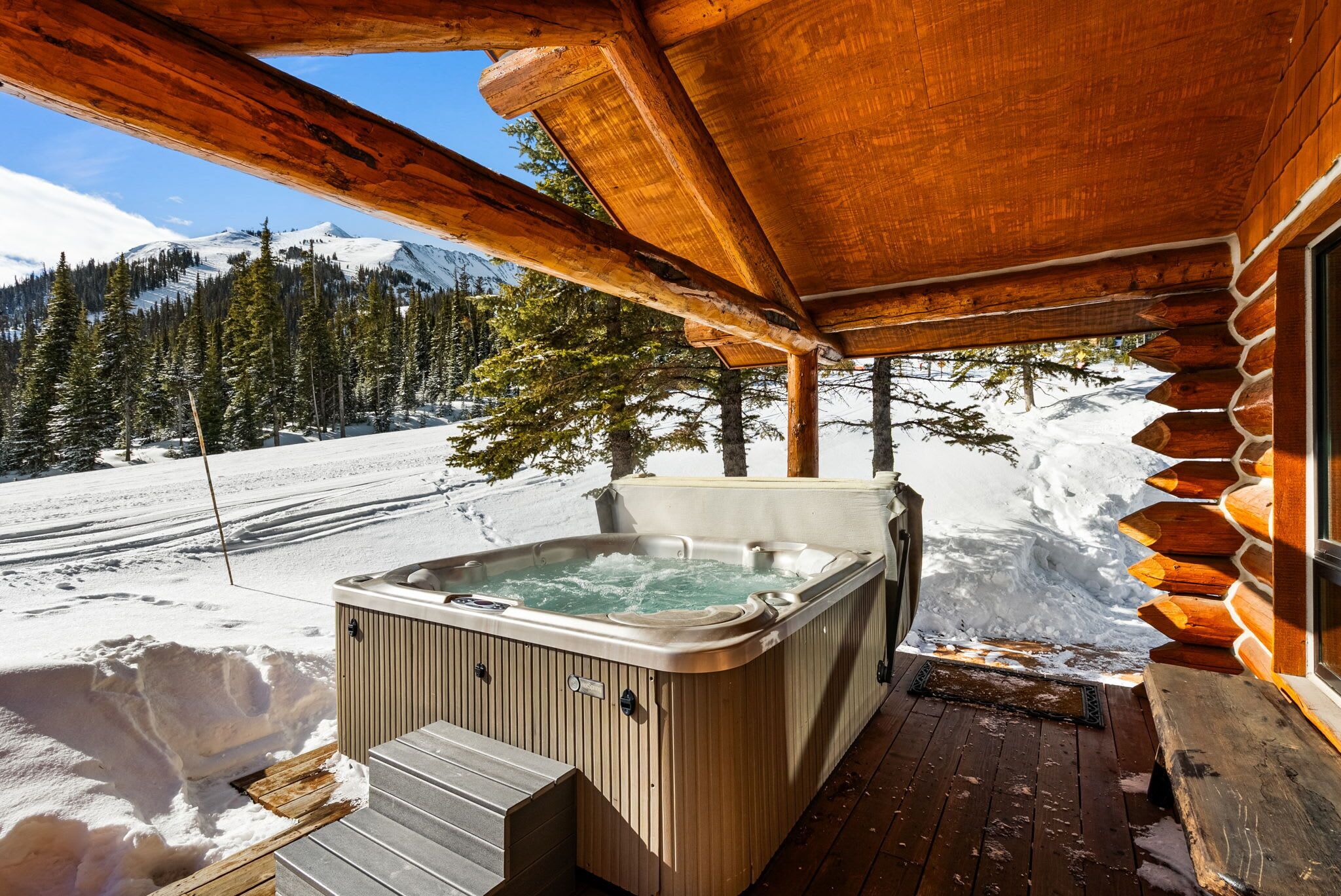 مغطس سبا خارجي