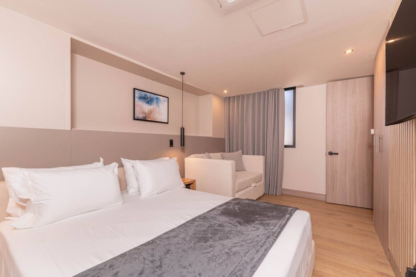 1 bedroom, iron/ironing board, travel crib, WiFi