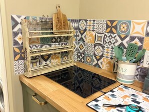 ميكروويف، فرن، موقد طهي مسطح، غسالة أطباق