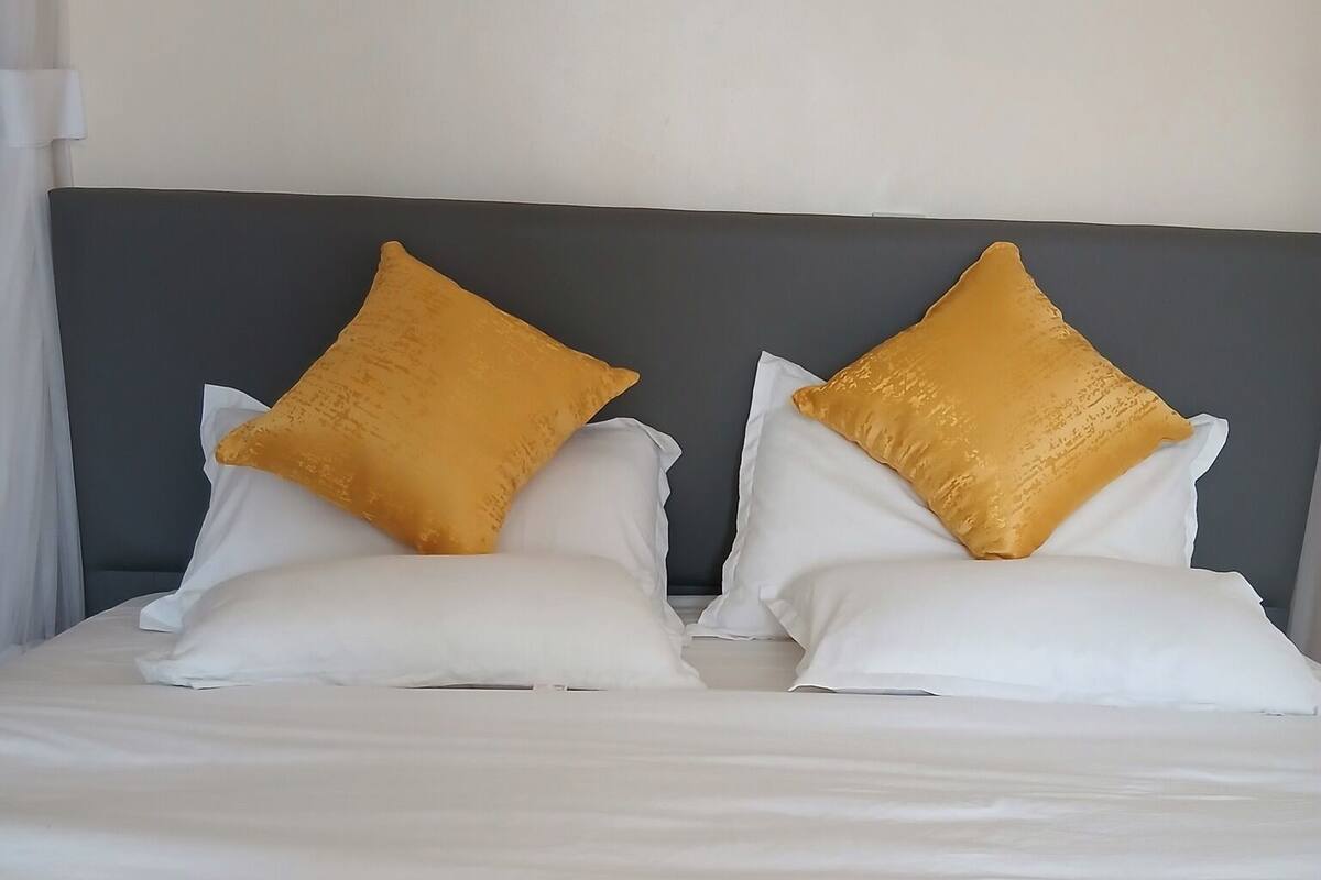 Standard Single Room | Free WiFi, bed sheets