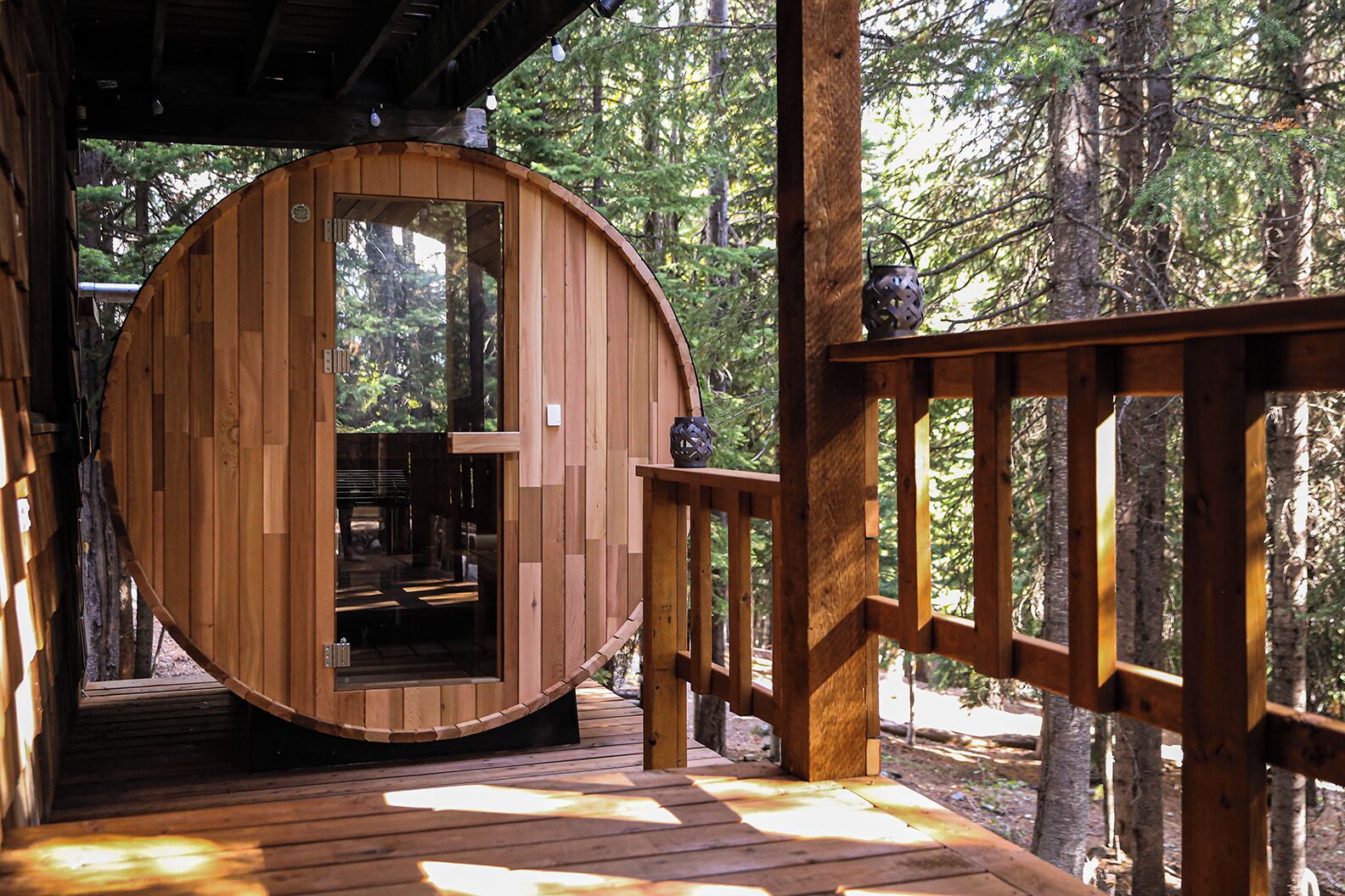 Electric barrel sauna