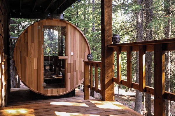 Electric barrel sauna
