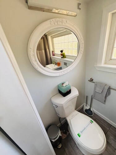 Tiny green home sanctuary; 10-mins to UNC; patio; backyard