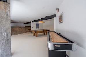 Games room - Lyon Mountain Lodge (Saranac)