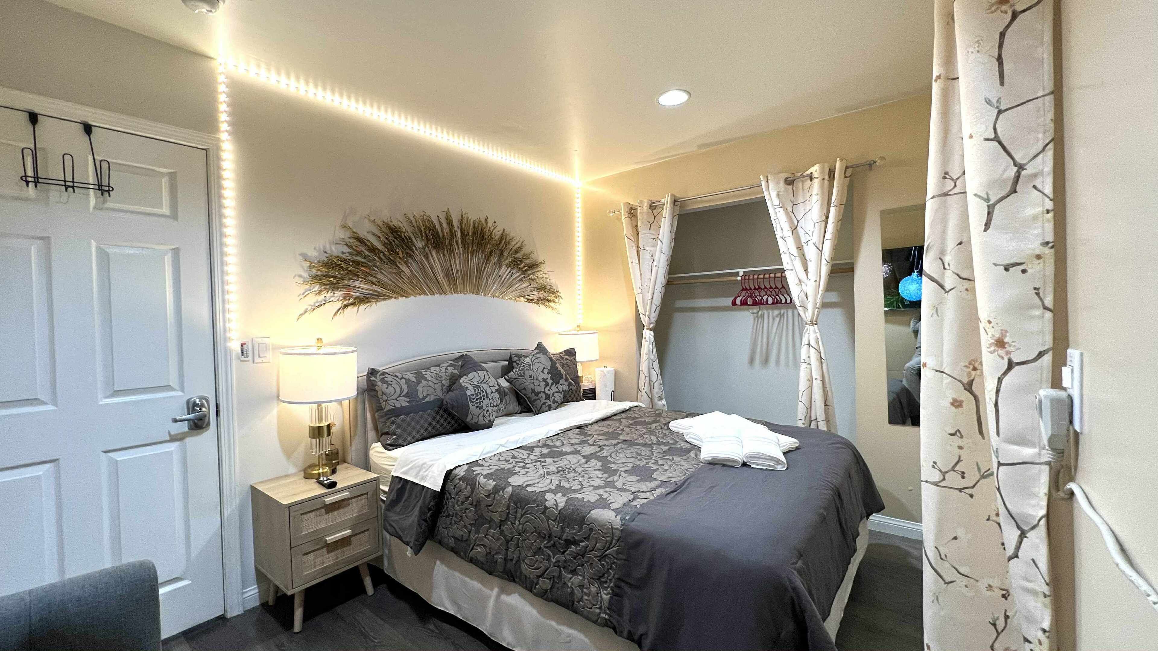 2 bedrooms, iron/ironing board, Internet, bed sheets