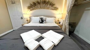 2 habitaciones, tabla de planchar con plancha, internet y ropa de cama 