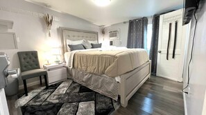 2 عدّة غرف نوم ومكواة/لوح كي وخدمة الإنترنت وملاءات أسرّة