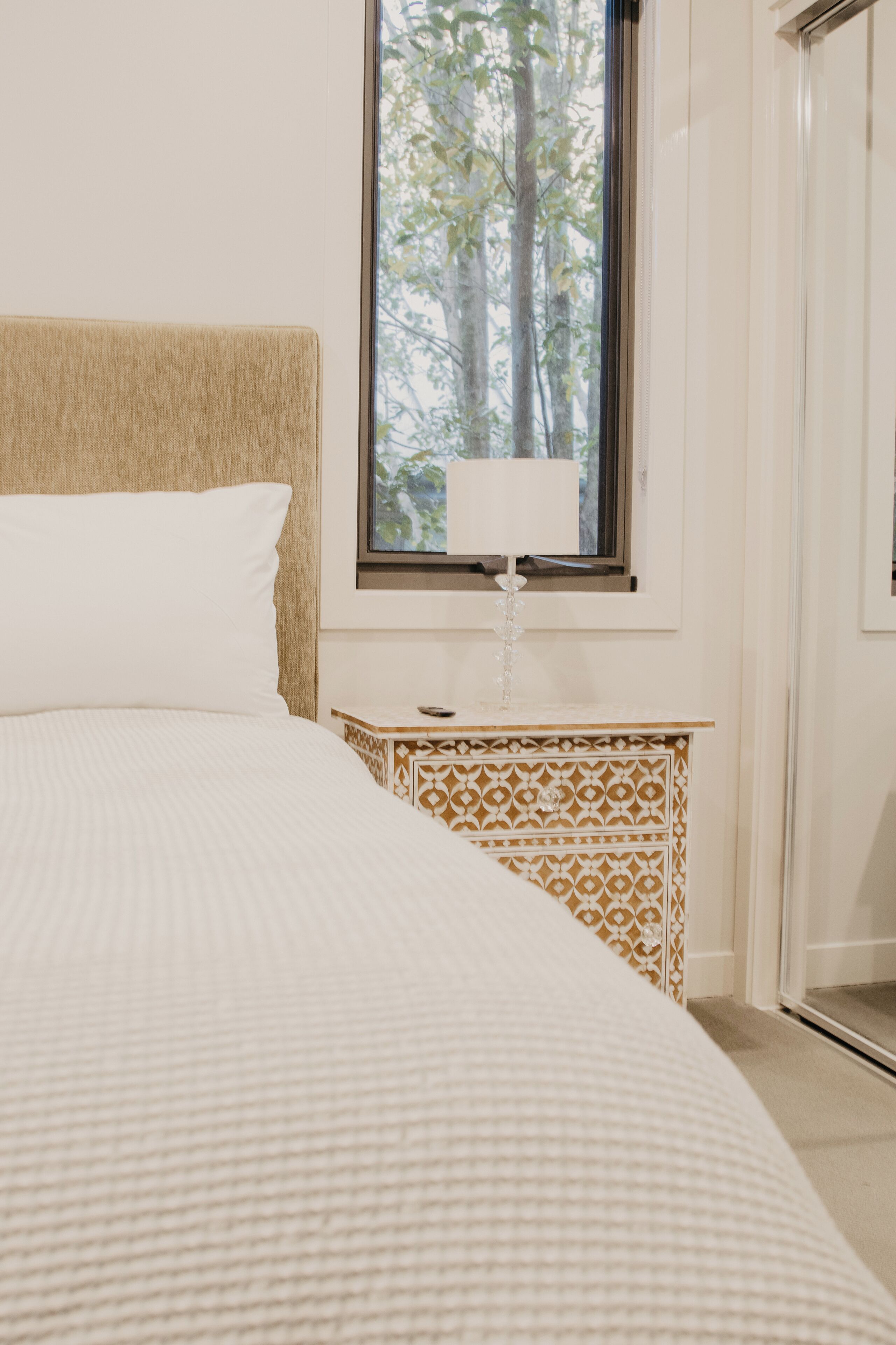 Lyre Bird Lodge | Iron/ironing board, free WiFi