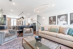 Tv, stereoanlæg, kontorer