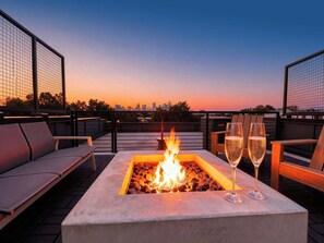 Terrace/patio - Summer rooftop hot tub, fire pit, skyline views near Broadway (Nashville)