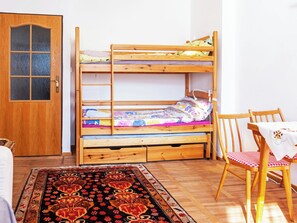 2 Schlafzimmer, Schreibtisch, Internetzugang