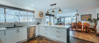 The ultimate, pet friendly, family or group escape.