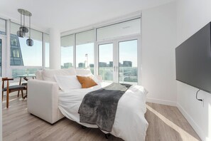 2 bedrooms, desk, iron/ironing board, travel crib