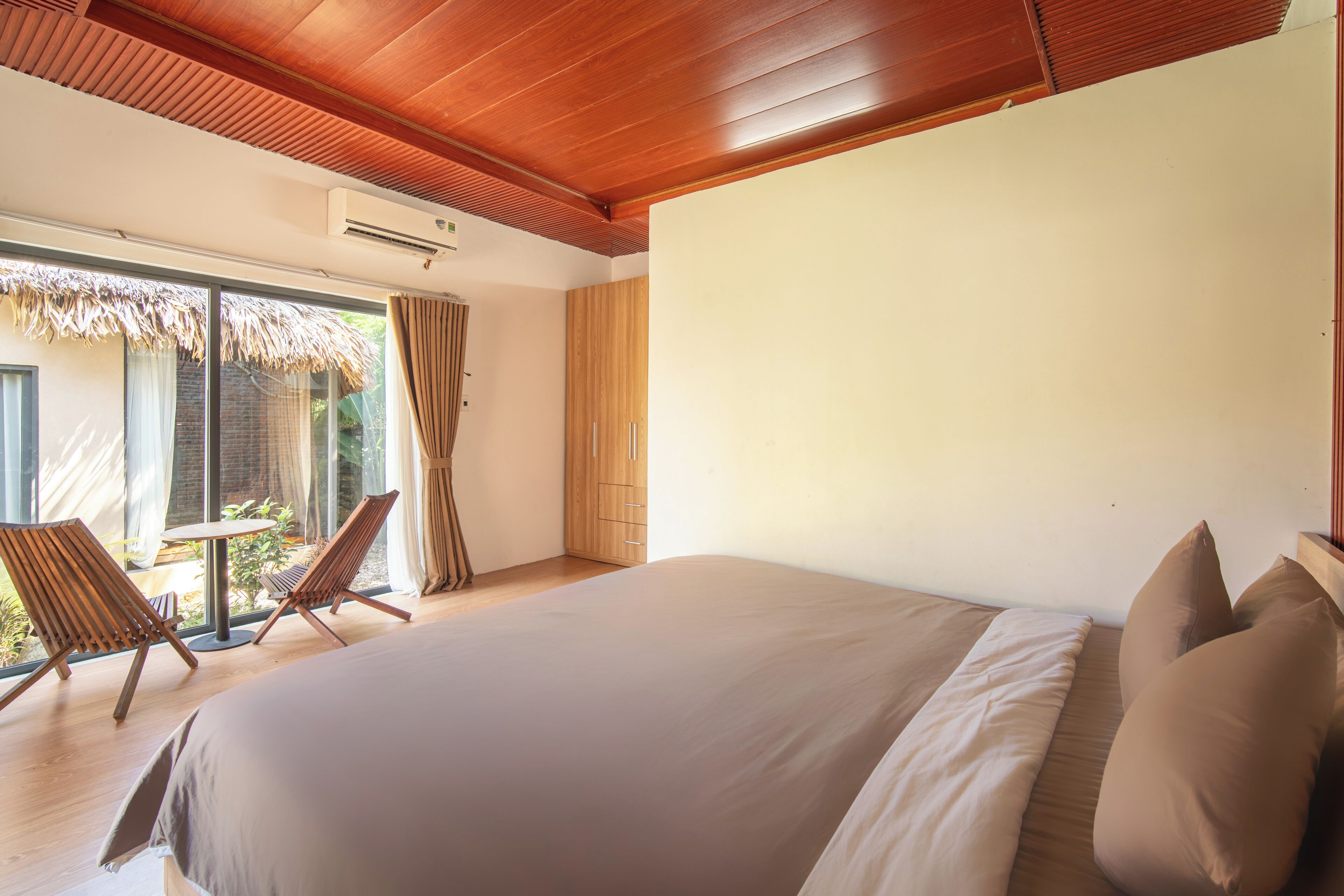 Basic Double Room, Garden View | Laptop workspace, blackout drapes, iron/ironing board, free WiFi