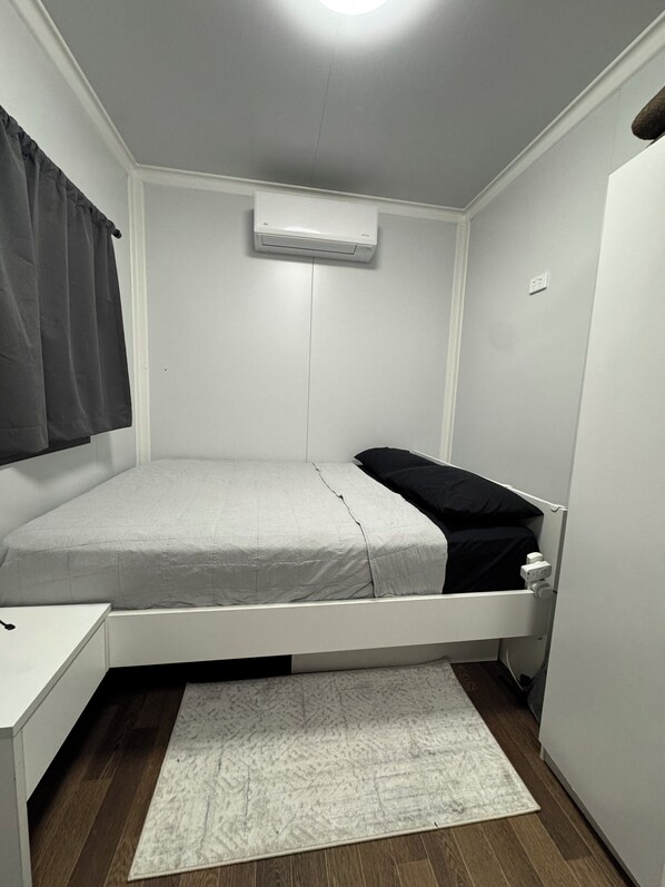 1 habitación, wifi y ropa de cama