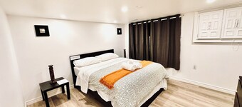 Modern 2 bedrooms suite minutes to downtown and Waterloo airport 