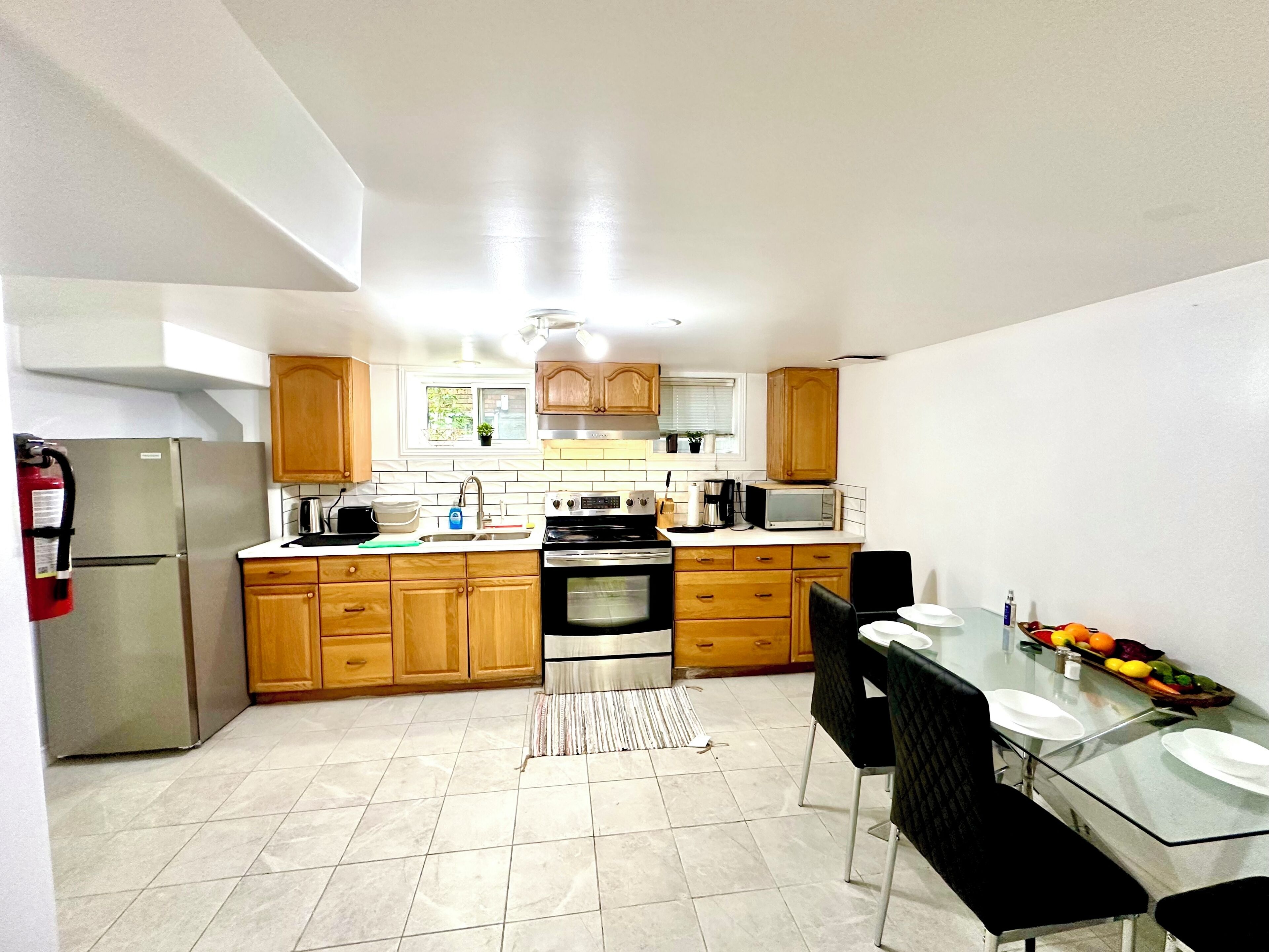 Microwave, oven, stovetop, coffee/tea maker