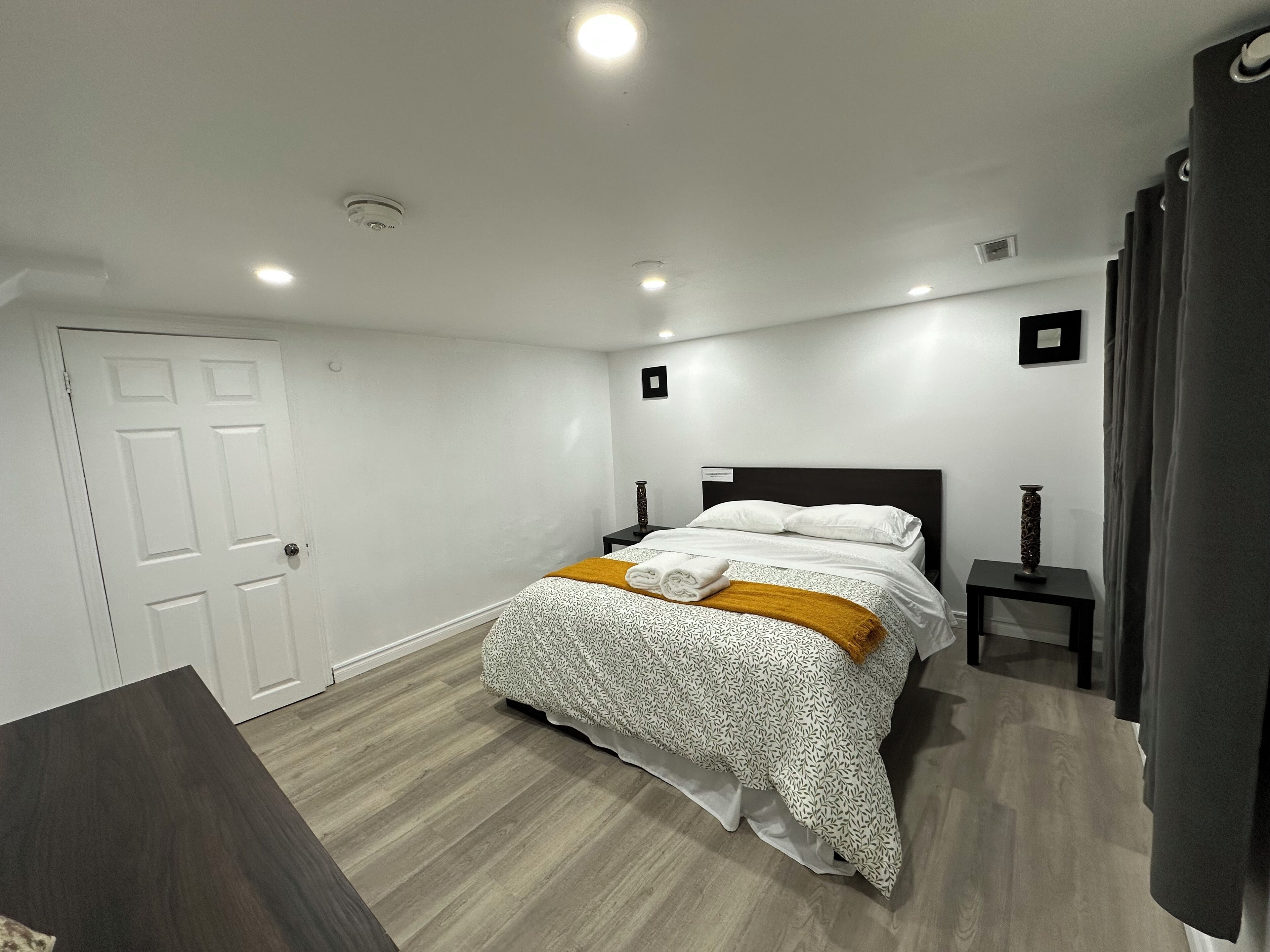 2 多间卧室、WiFi、床单