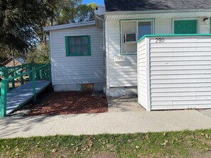 Exterior detail - Cool corner apartment with AC in Mountain Home (Mountain Home)