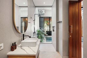 Biệt thự, 2 phòng ngủ, quang cảnh resort | Phòng tắm | Buồng tắm vòi sen, đồ dùng nhà tắm miễn phí, máy sấy tóc 