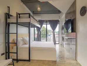 Free WiFi, bed sheets - Auberge Petit Hotel (San Juan)