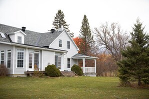 المنشأة من الخارج