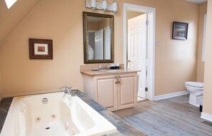 Dusche, Whirlpool, Haartrockner, Bidet