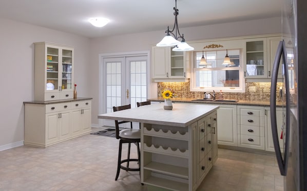 Micro-ondas, fogão, cooktop, lava-louças