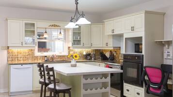 Micro-ondas, fogão, cooktop, lava-louças