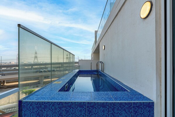 Signature Apartment, City View | Private pool
