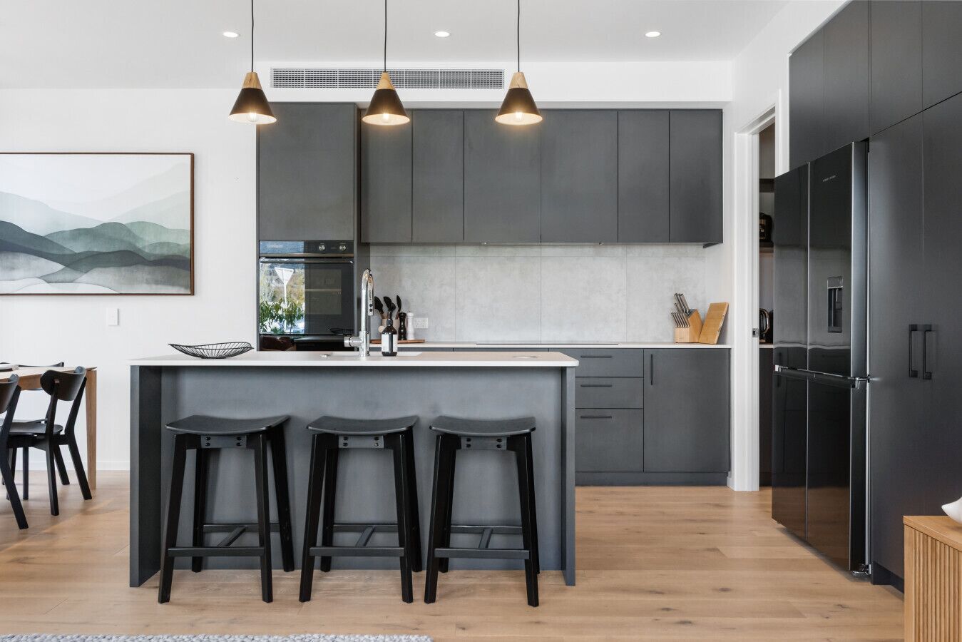 ثلاجة، ميكروويف، فرن، موقد طهي مسطح