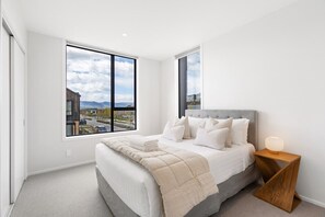 3 chambres, fer et planche à repasser, Wi-Fi, draps fournis