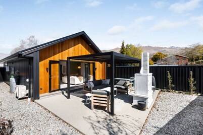 Wanaka Escape - Modern 2 bedroom house