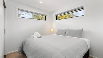 2 bedrooms, travel crib, WiFi, bed sheets