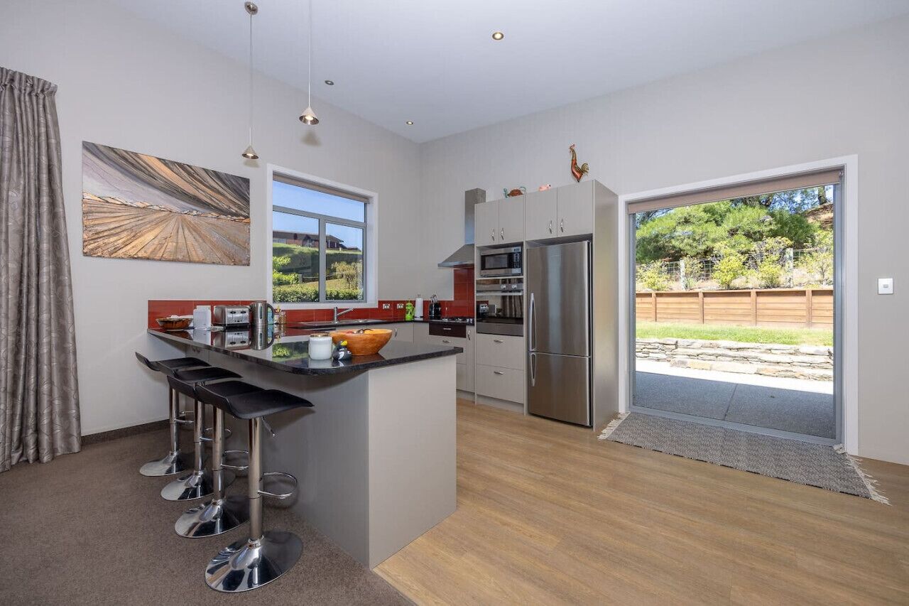 ثلاجة، ميكروويف، فرن، موقد طهي مسطح