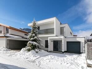 Exterior - Modern Alpine chalet in the centre (Söll)