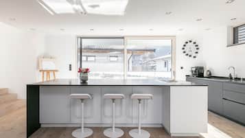 Kühlschrank, Ofen, Herdplatte, Geschirrspüler