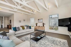 TV, fireplace, offices