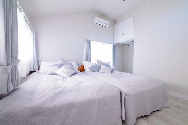3 chambres, bureau, Wi-Fi gratuit, draps fournis
