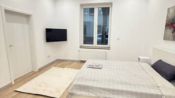 1 bedroom, desk, iron/ironing board, free WiFi