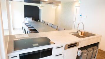 Fridge, microwave, stovetop, cookware/dishes/utensils