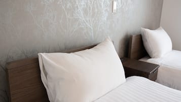 6 bedrooms, desk, iron/ironing board, free WiFi