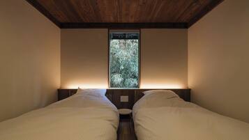 Escritorio, wifi gratis y ropa de cama