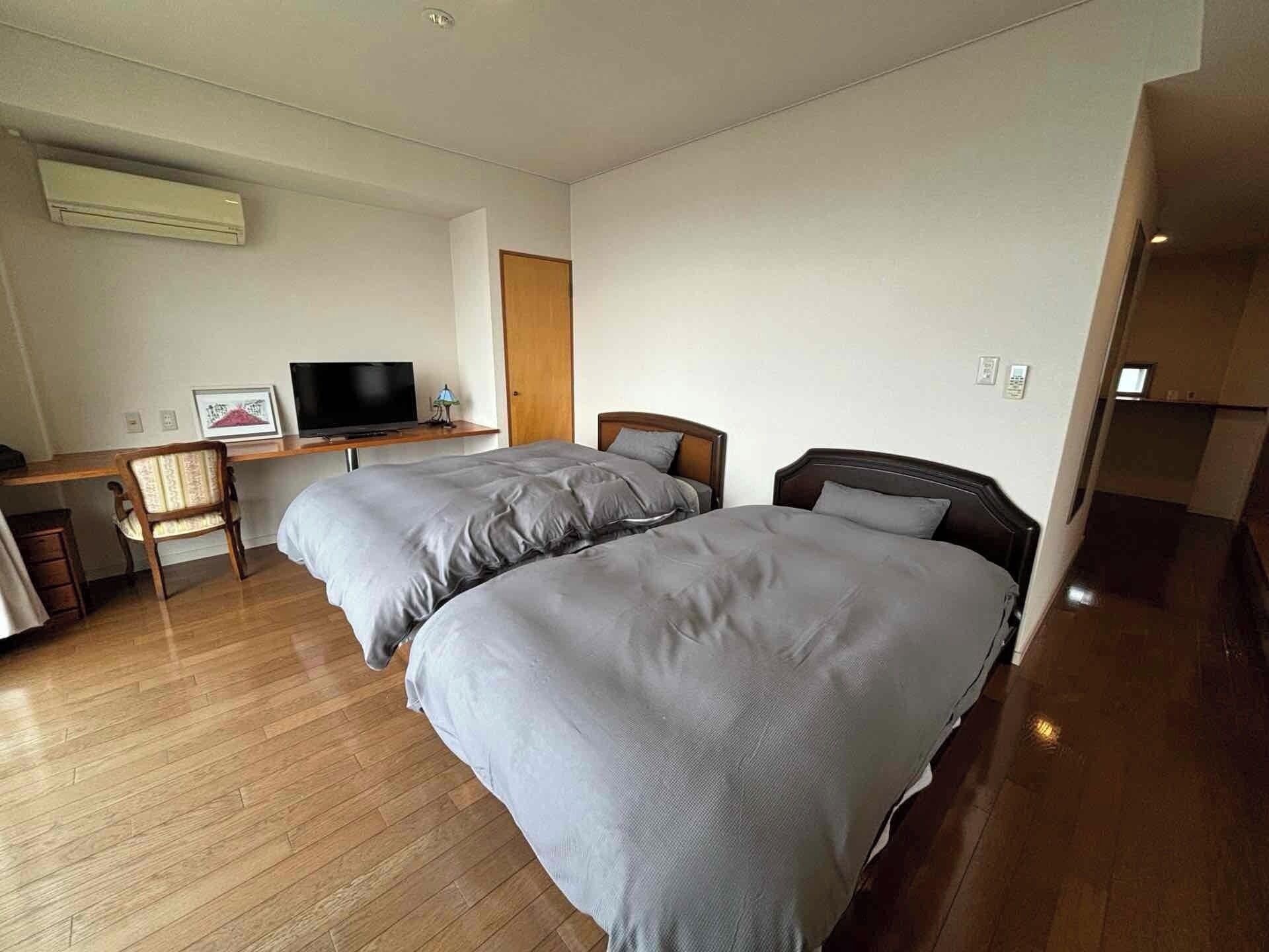 3 bedrooms, desk, iron/ironing board, free WiFi