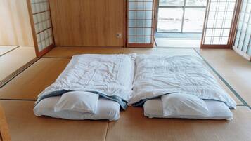 Schreibtisch, kostenloses WLAN, Bettwäsche