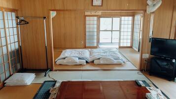 Schreibtisch, kostenloses WLAN, Bettwäsche