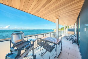 Outdoor dining - A panoramic view of the ocean on Awaji Island Sau / Awaji Hyōgo (Awaji)