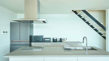 Fridge, microwave, stovetop, cookware/dishes/utensils