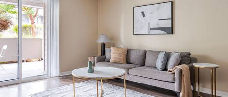 Fernseher, Stereoanlage