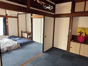 2 bedrooms, desk, free WiFi